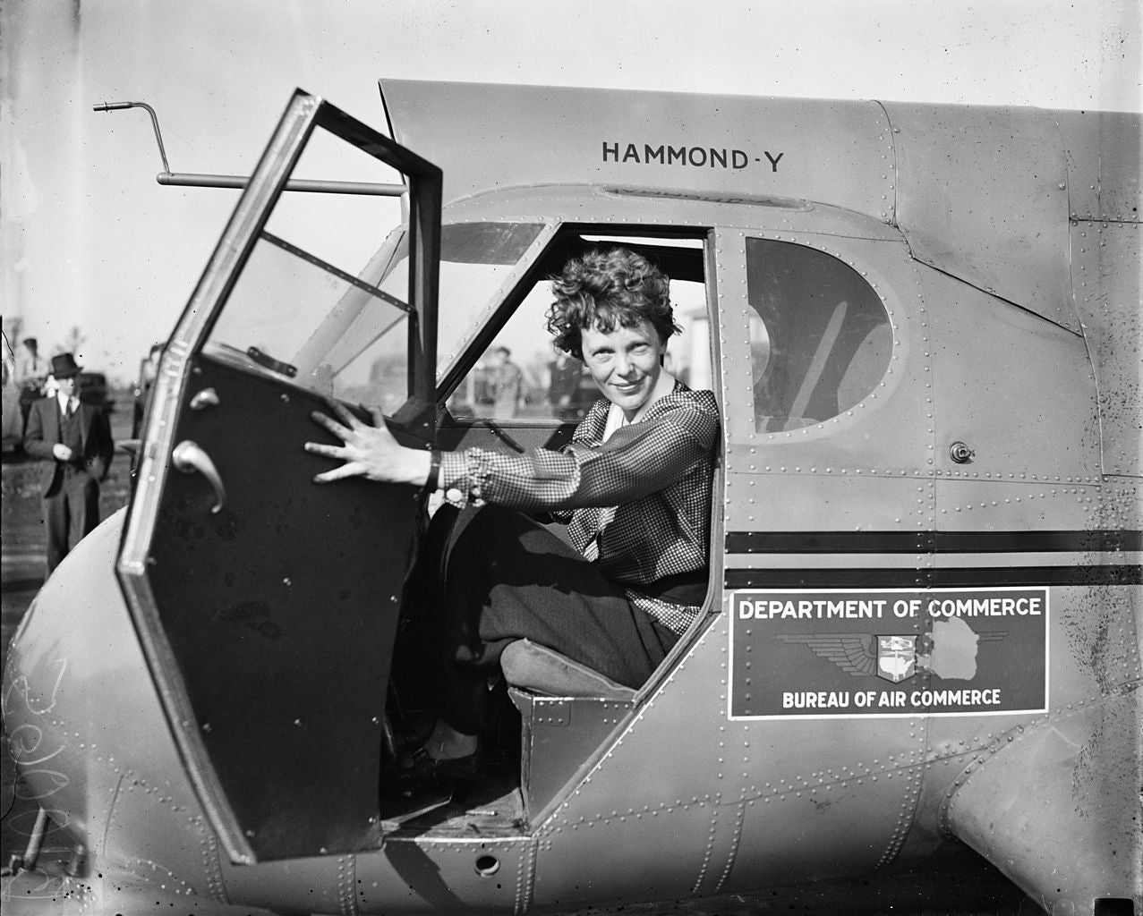 Amelia Earhart: First Aviator to Cross the Pacific Ocean