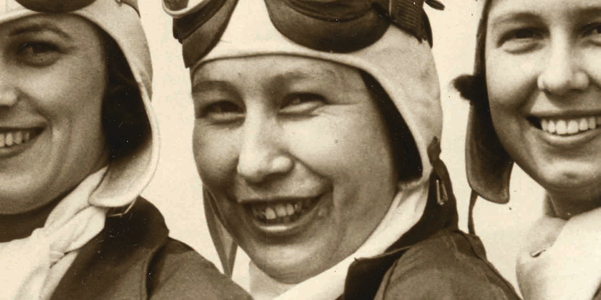 Mary Riddle: Native American Pilot and Parachutist